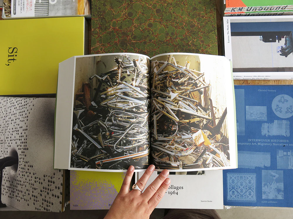 Aleix Plademunt: Sit, site, chair, cherry - Image 9