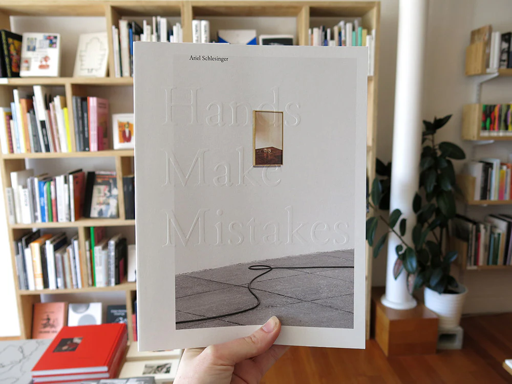 Ariel Schlesinger – Hands Make Mistakes
