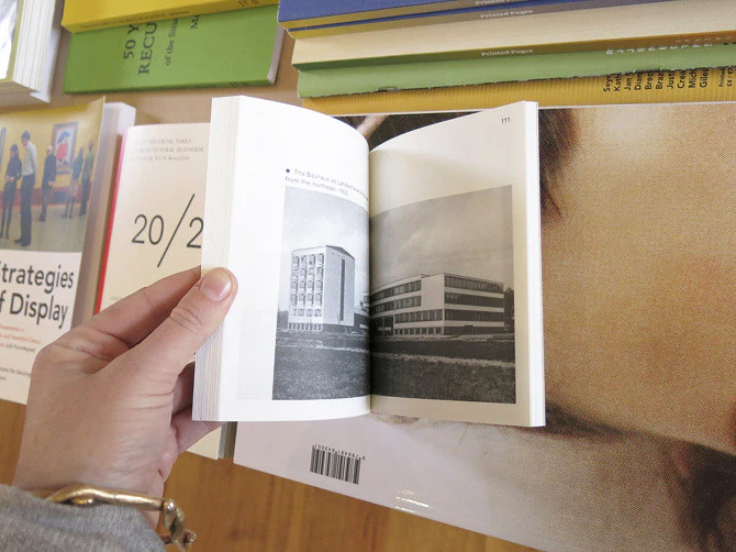 Christin Irrgang & Ingolf Kern - The Bauhaus building in Dessau - Image 4