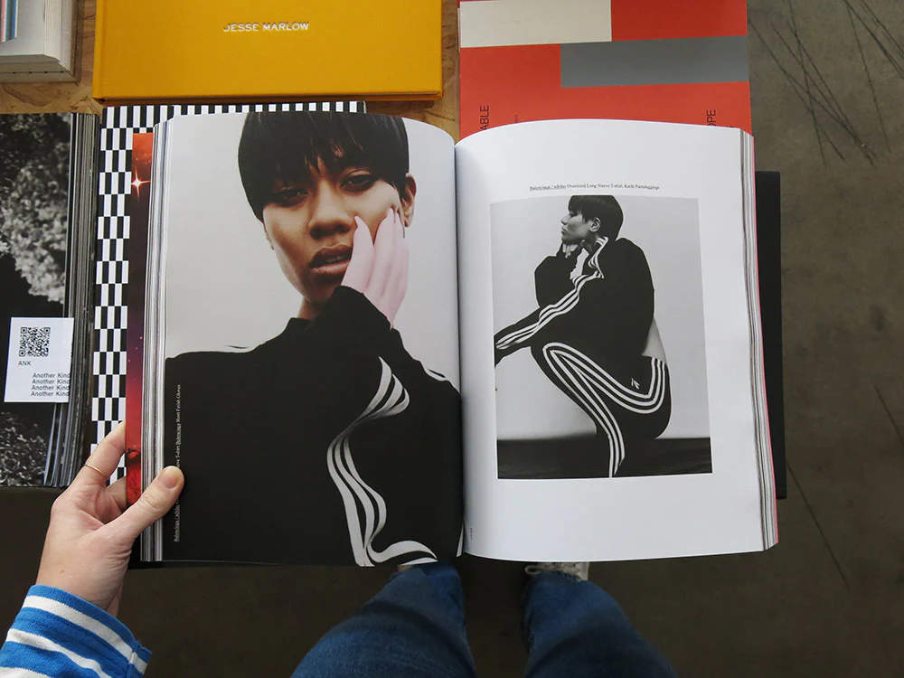 LoveWant Issue 27 - Image 4