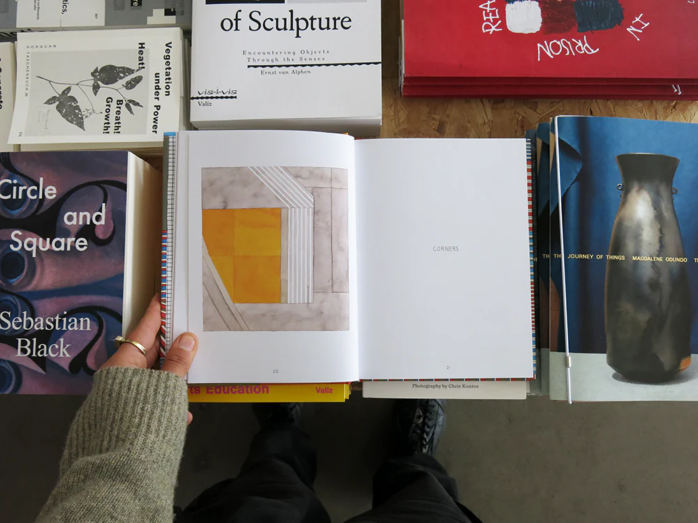 Nigel Peake – In the City - Image 4