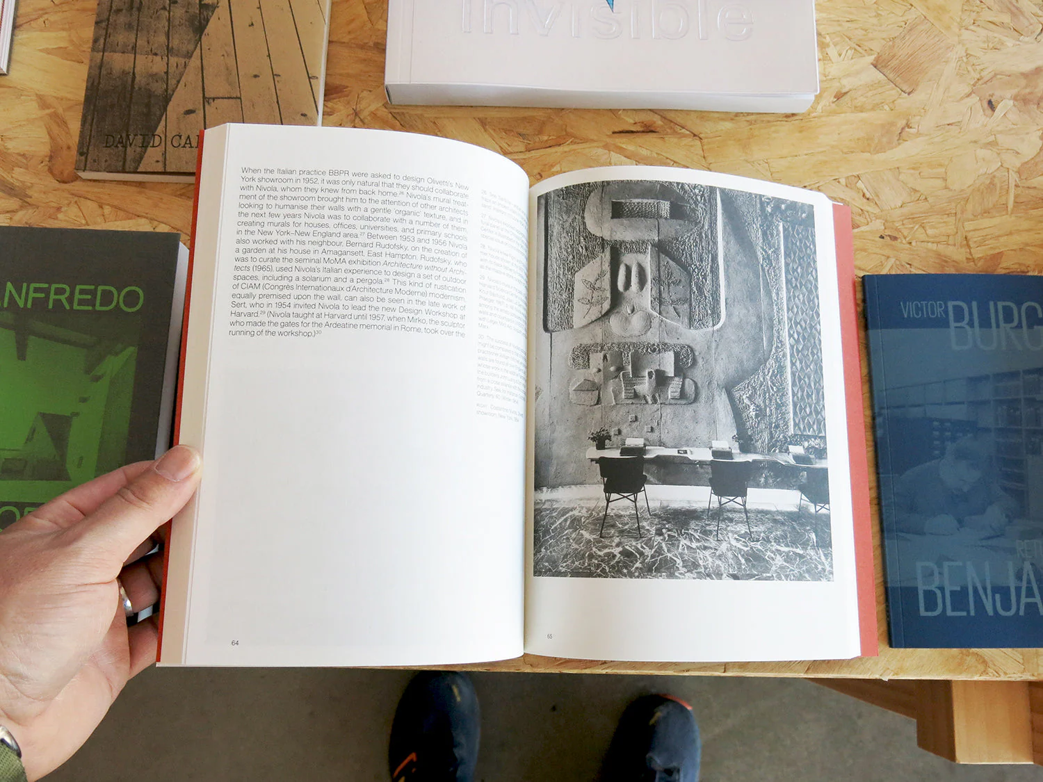 Penelope Curtis – The Pliable Plane: The Wall as Surface in Sculpture and Architecture, 1945–75 - Image 2